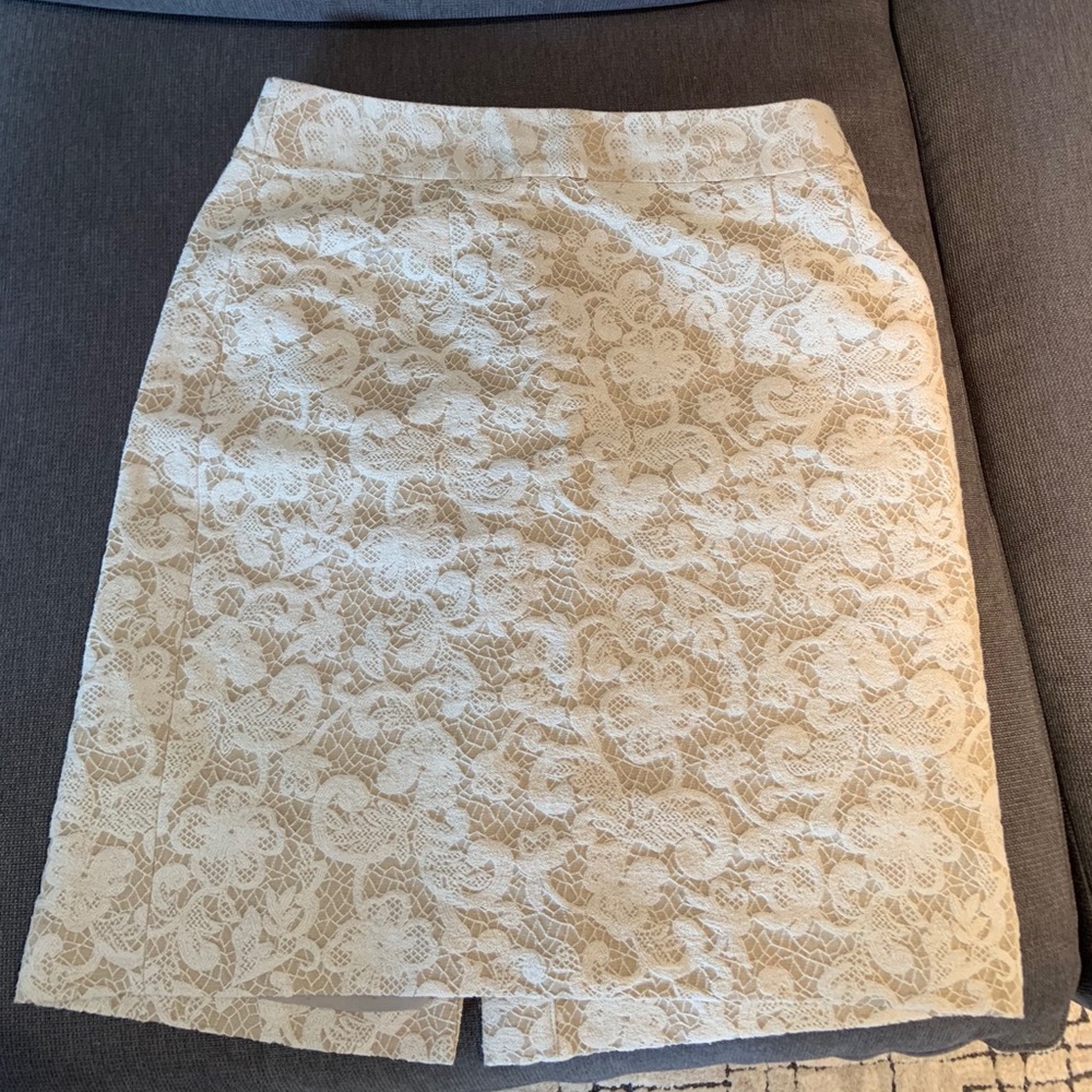 Banana Republic - Cream Lace Pencil Skirt - 10P